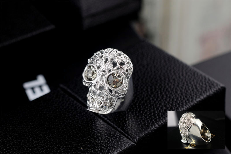 Anello Alexander McQueen Modello 3